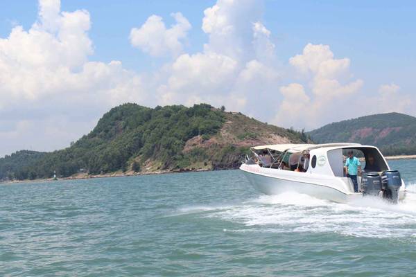 Thuê tàu thuyền thăm đảo Lan Châu, Hòn Ngư Cửa Lò